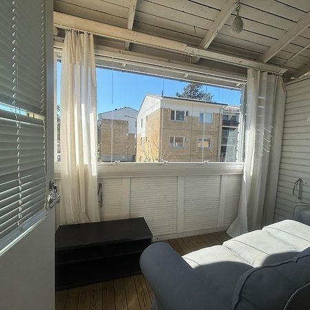 Private Rooms Near Metro, Free Parking,Direct Bus From Airport هلسنكي المظهر الخارجي الصورة