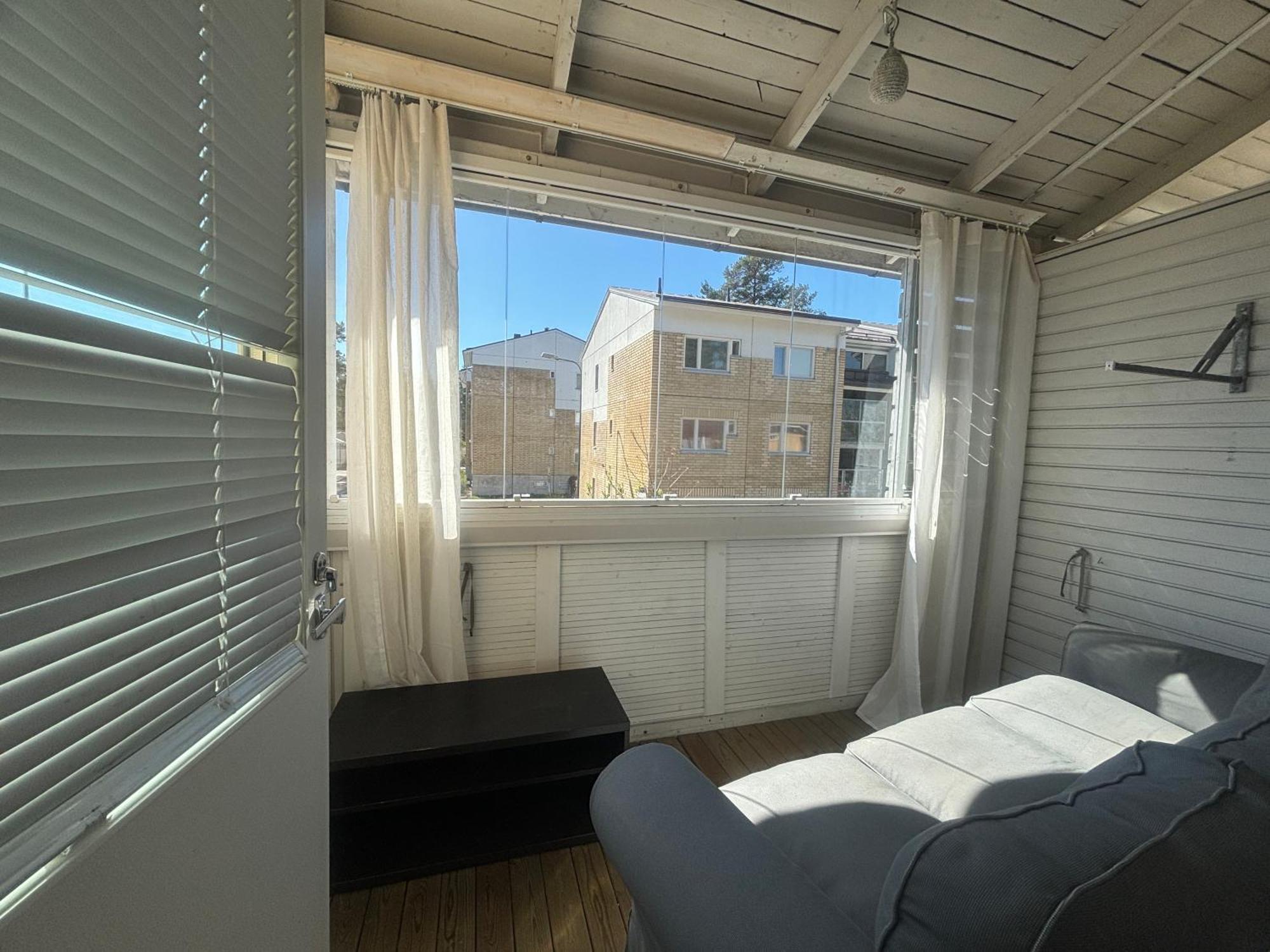 Private Rooms Near Metro, Free Parking,Direct Bus From Airport هلسنكي المظهر الخارجي الصورة